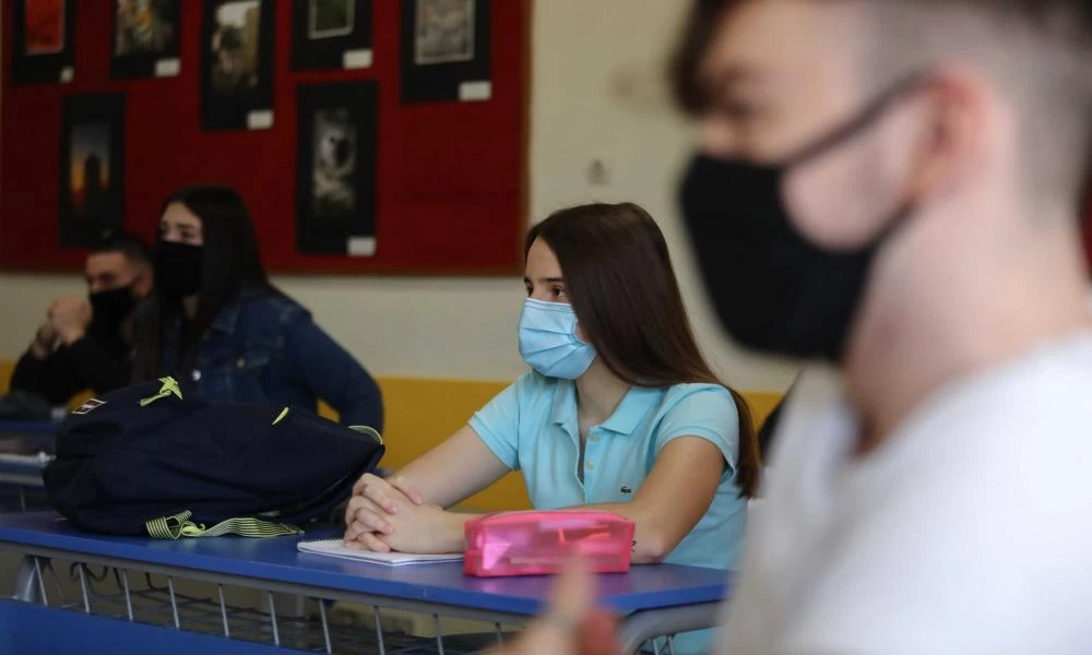 Ειδική άδεια και τηλεργασία για γονείς μαθητών που νοσούν από κορονοϊό